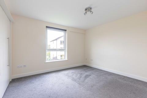 12/4 Ferry Gait Crescent, Edinburgh, EH4 4GR