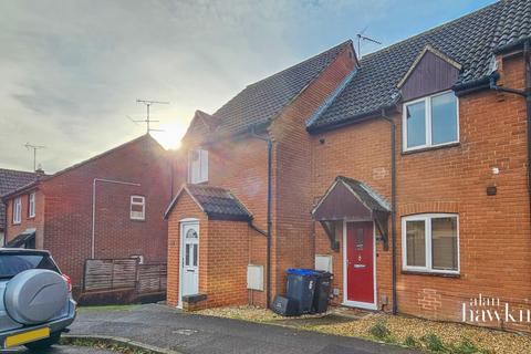 2 bedroom terraced house to rent, High Mead, Royal Wootton Bassett, SN4