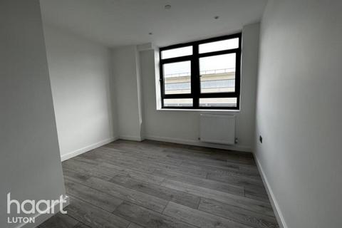 undefined, Alma Street, Luton