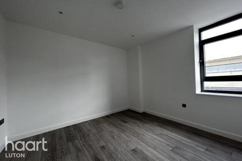 undefined, Alma Street, Luton