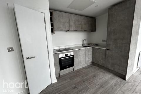 undefined, Alma Street, Luton