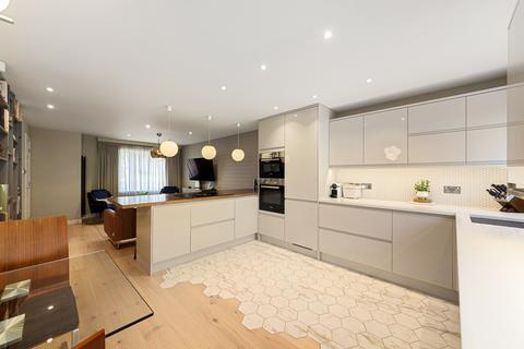 40 Crosier Close, London, SE3 8NT