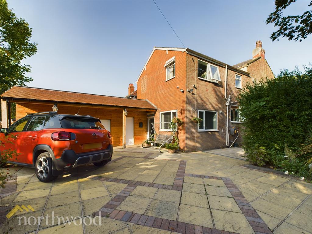 Guinea Hall Lane, Banks, PR9 4 bed detached house for sale £365,000