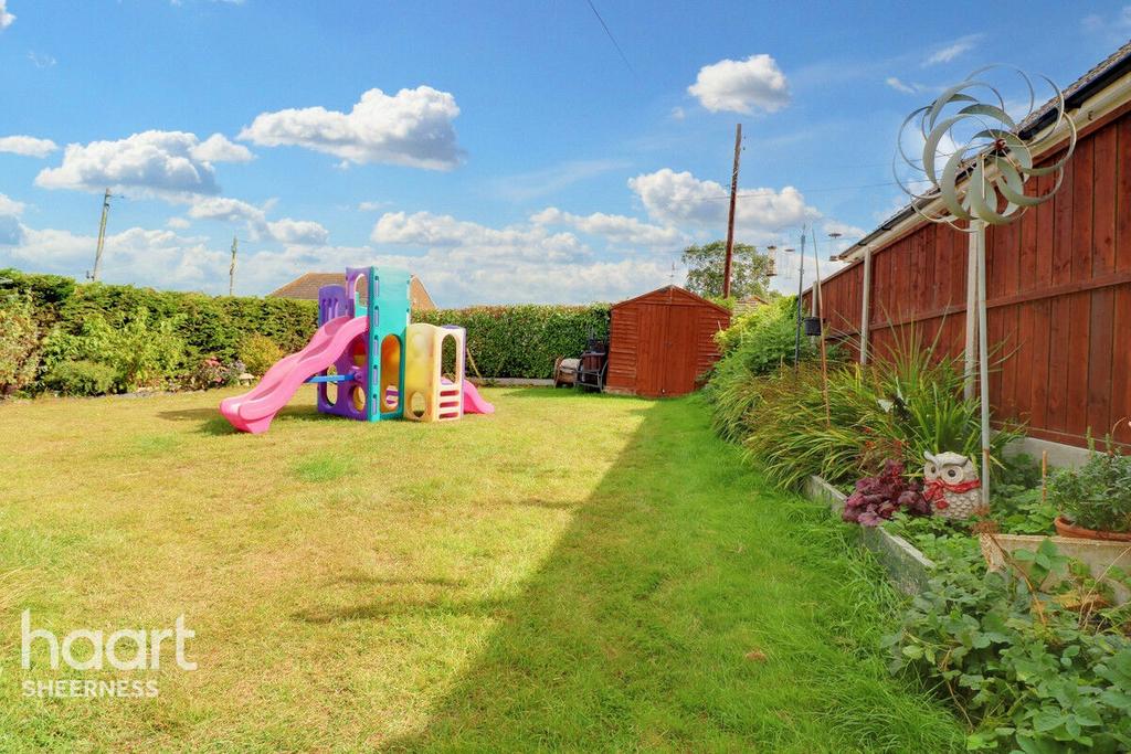 Scarborough Drive, Minster on Sea 3 bed detached bungalow for sale £