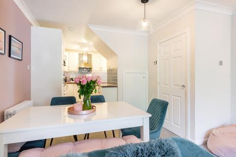 5 Buckstone Way, Edinburgh, EH10 6PN