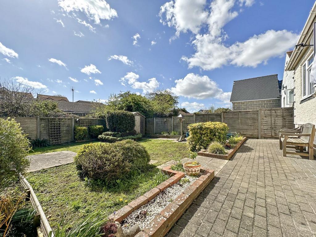 Glenbervie Drive, Herne Bay 2 bed detached bungalow for sale £345,000