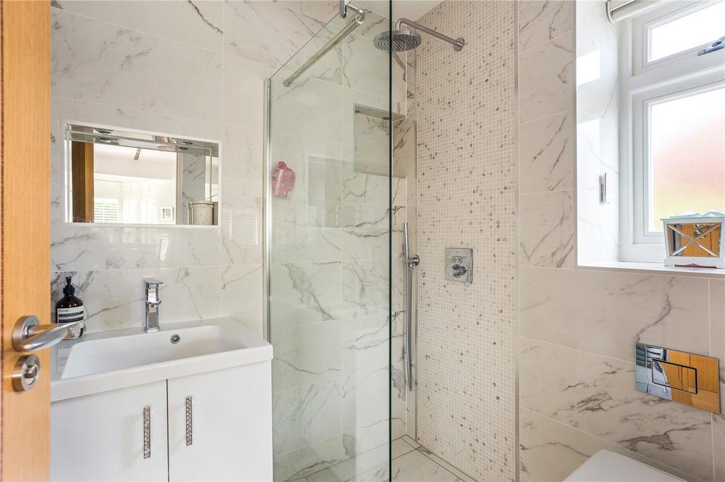 Ensuite Bedroom 2
