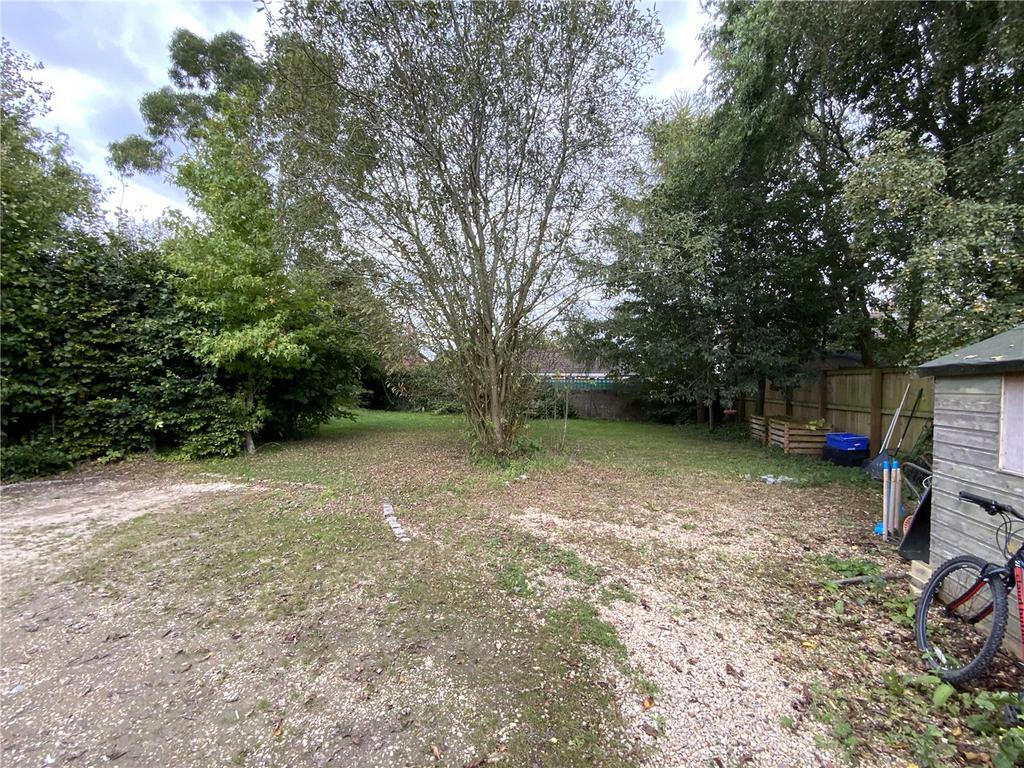 Parking/Garden