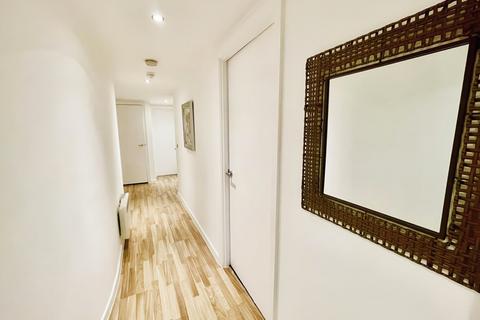 2 bedroom flat to rent, West Point, Wellington Street, Leeds, West Yorkshire, LS1