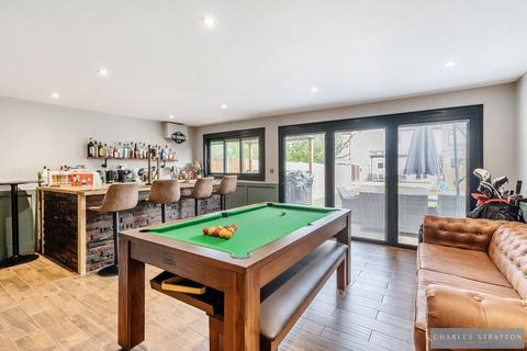 3 bedroom end of terrace house for sale, Harwood Avenue, Hornchurch