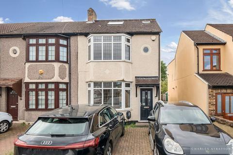 3 bedroom end of terrace house for sale, Harwood Avenue, Hornchurch