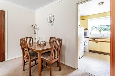 2 bedroom apartment for sale - Heathside Court, Tadworth Street, Tadworth, Surrey, KT20