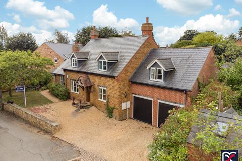 4 bedroom cottage for sale, Bliss Lane, Flore NN7