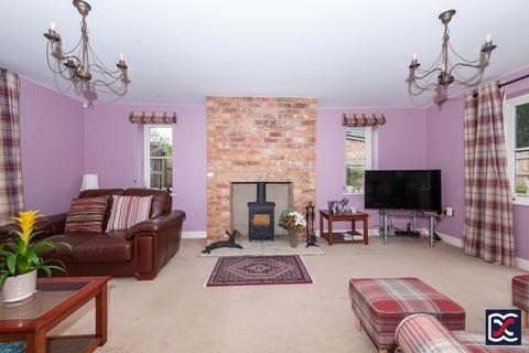 4 bedroom cottage for sale, Bliss Lane, Flore NN7