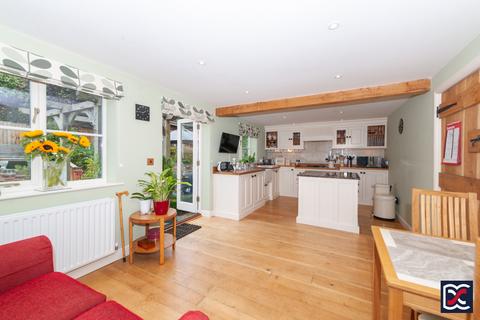 4 bedroom cottage for sale, Bliss Lane, Flore NN7