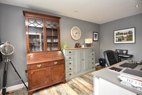 5 bedroom detached house for sale - Apley Close, Harrogate