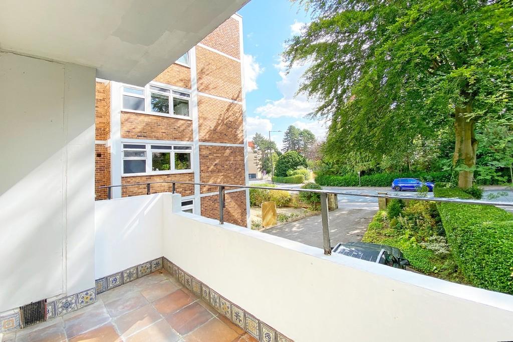 Majestic Court, Spring Grove, Harrogate 2 bed apartment £235,000