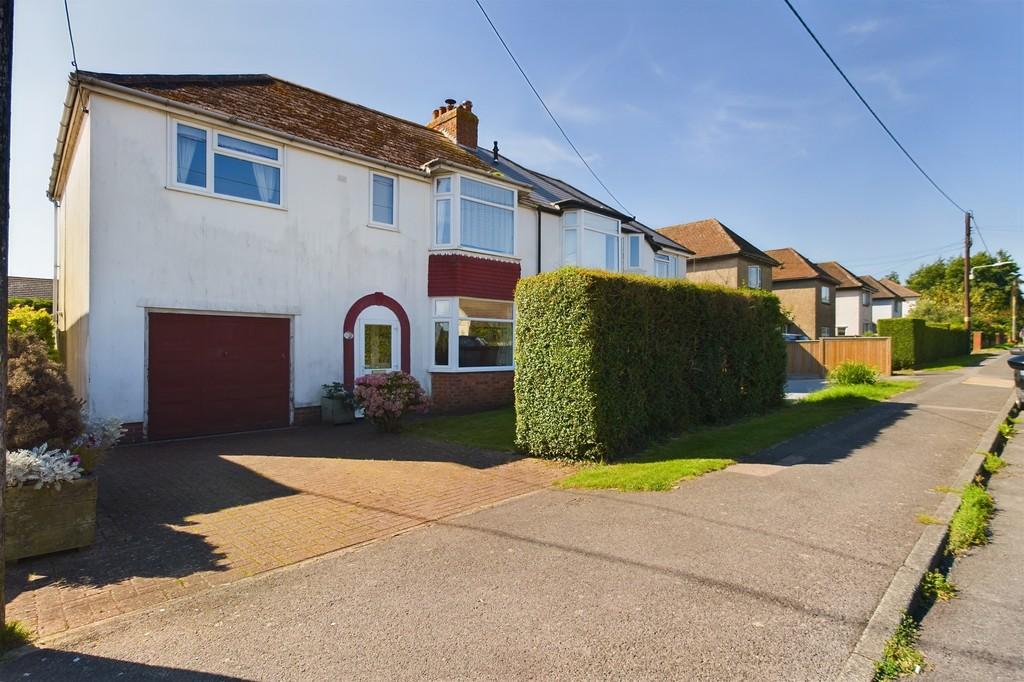 Aerodrome Road, Hawkinge 4 bed semidetached house £425,000
