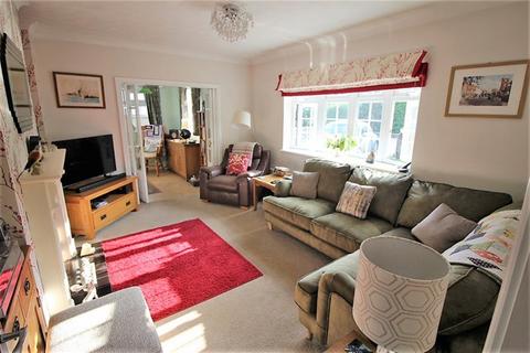 2 bedroom detached bungalow for sale, New Thorpe Avenue, Thorpe le Soken, Thorpe le Soken