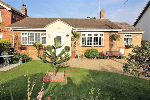 2 bedroom detached bungalow for sale, New Thorpe Avenue, Thorpe le Soken, Thorpe le Soken