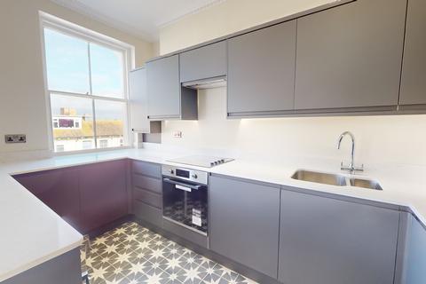 3 bedroom flat to rent, St Aubyns, Hove, BN3