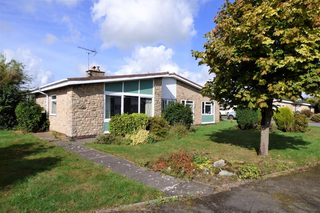 Cromwell Close, Hopton 3 bed detached bungalow for sale £350,000