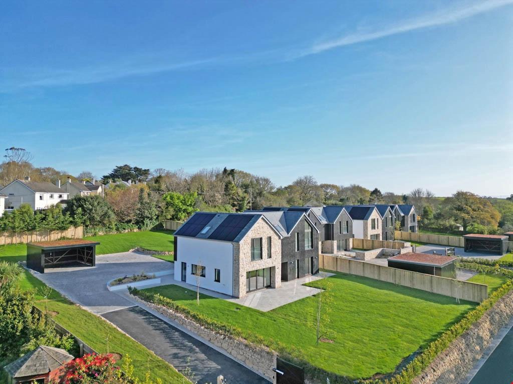 Rural outskirts of Playing Place, Truro, Cornwall 4 bed detached house