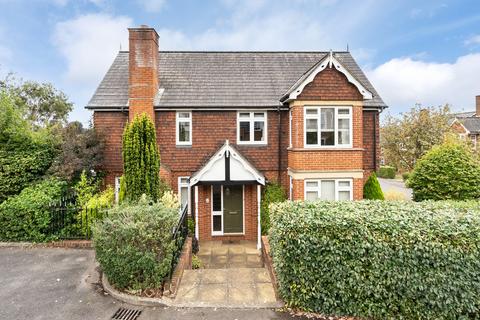 21 Downsview Gardens, Dorking, RH4 2DX