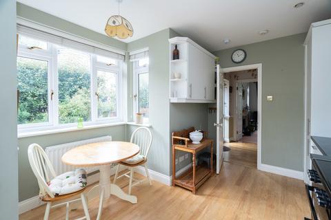 21 Downsview Gardens, Dorking, RH4 2DX