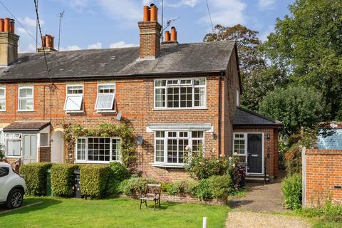 5 Brook Valley, Mid Holmwood, Dorking, RH5 4EZ