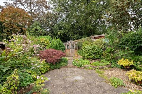 5 Brook Valley, Mid Holmwood, Dorking, RH5 4EZ