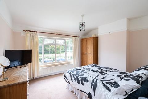 5 Brook Valley, Mid Holmwood, Dorking, RH5 4EZ