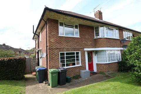 2 bedroom maisonette to rent, Pixham Lane