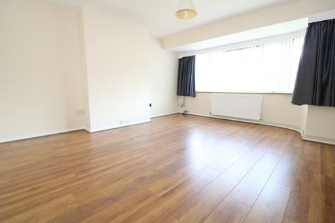 2 bedroom maisonette to rent, Pixham Lane