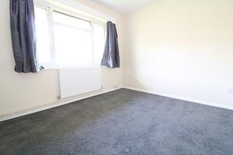 2 bedroom maisonette to rent, Pixham Lane