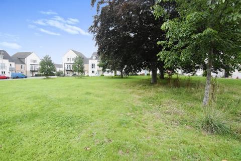 27 Admiral Way, Exeter, EX2 7GA