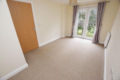 27 Admiral Way, Exeter, EX2 7GA