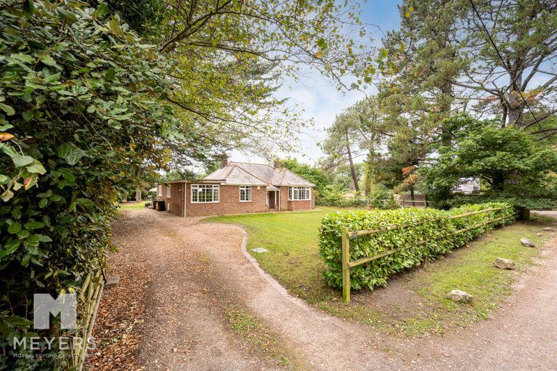 Grange Road, St Leonards, Ringwood, BH24 3 bed detached house for sale