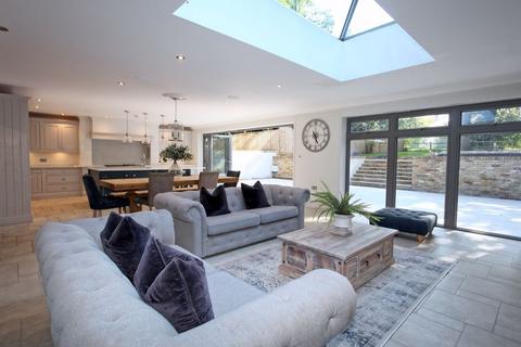 1 Highfield, Chalfont St Giles, HP8 4HA