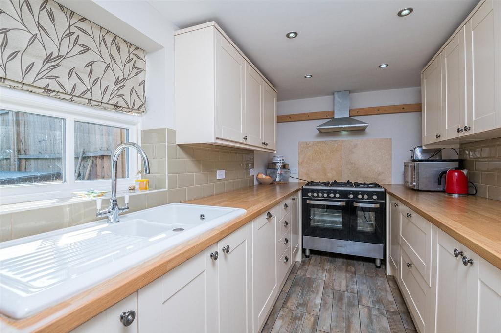 Chapel Lane, Great Wakering, Essex., SS3 2 bed detached house for sale £350,000