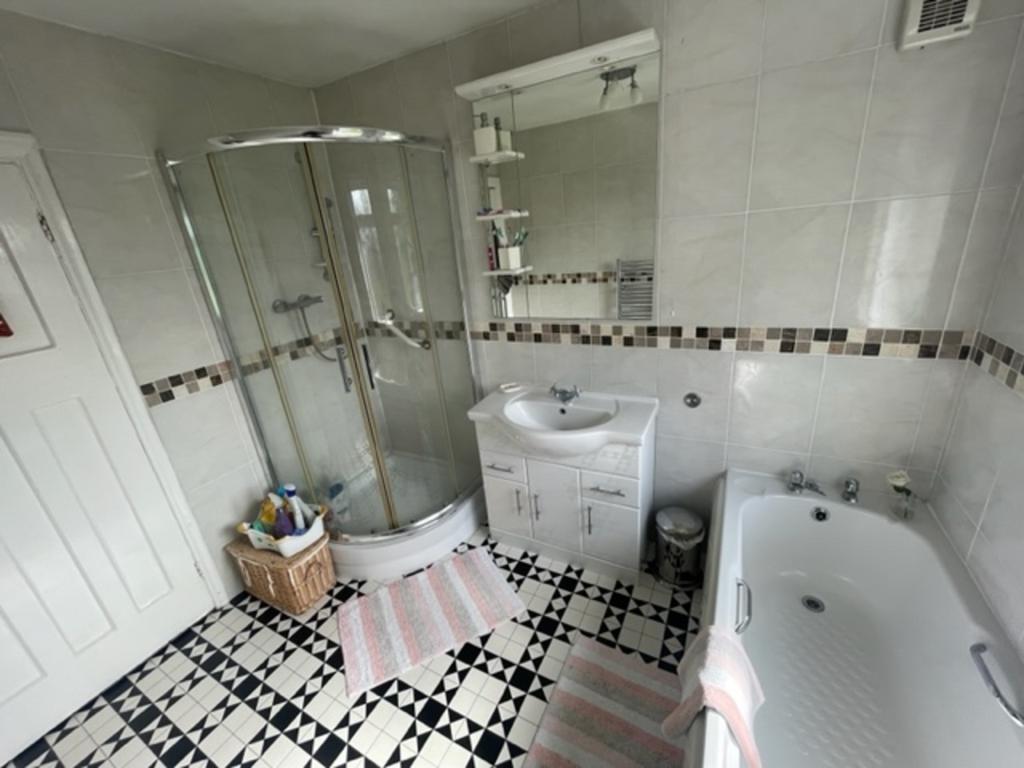 255 bromford road bathroom