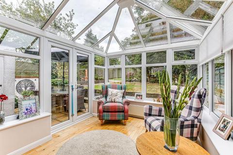 31 Foxearth Road, South Croydon, CR2 8EL