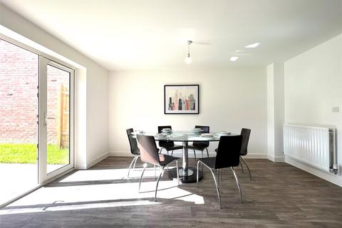 5 bedroom detached house to rent, Skinner Drive, Wokingham, Berkshire, RG41