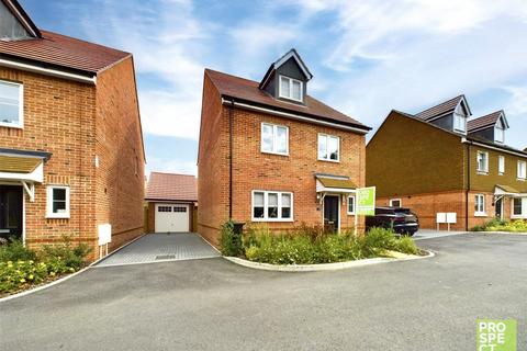 5 bedroom detached house to rent, Skinner Drive, Wokingham, Berkshire, RG41
