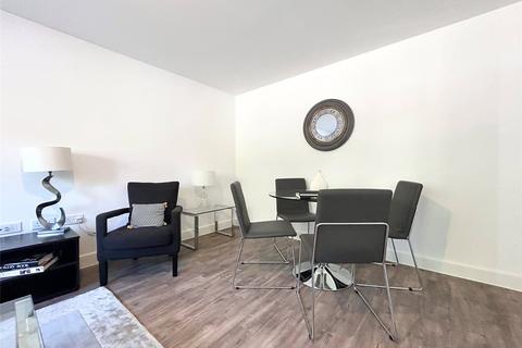 5 bedroom detached house to rent, Skinner Drive, Wokingham, Berkshire, RG41
