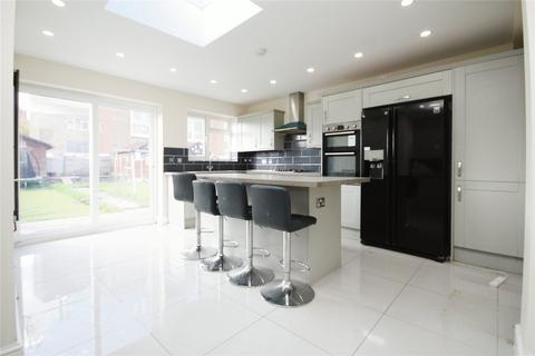 6 bedroom semi-detached house to rent, Reede Road, Dagenham, RM10