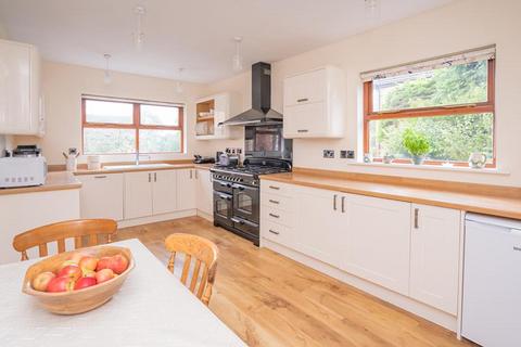 5 bedroom detached house for sale, The Crescent, Upper Welland, Malvern, WR14 4JG