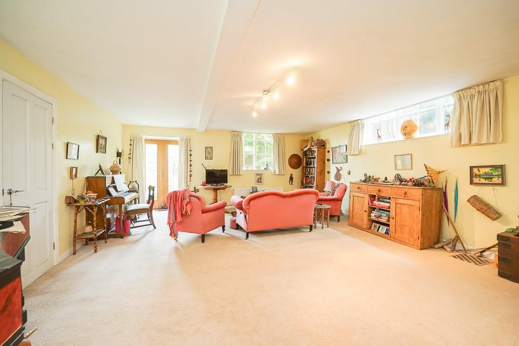 High Street, Banwell, BS29 4 bed terraced house for sale £465,000