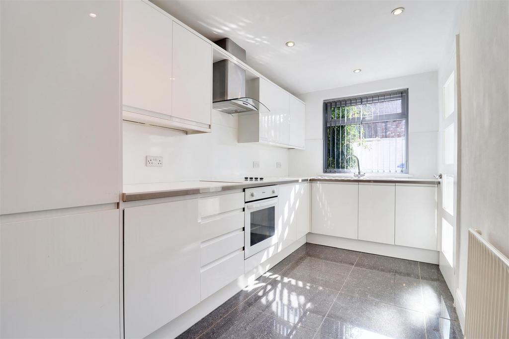 Tower Hill, Hessle 2 bed terraced house £175,000