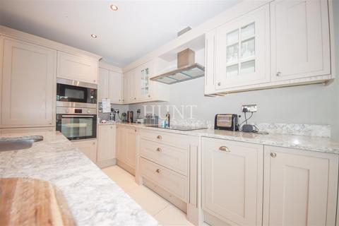 4 bedroom semi-detached house for sale, Hazel Lane, The Avenue, Repton Park IG6